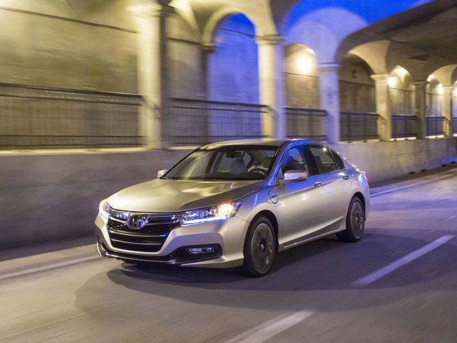  Honda Accord PHEV 2013 года  (фото 6 из 28)